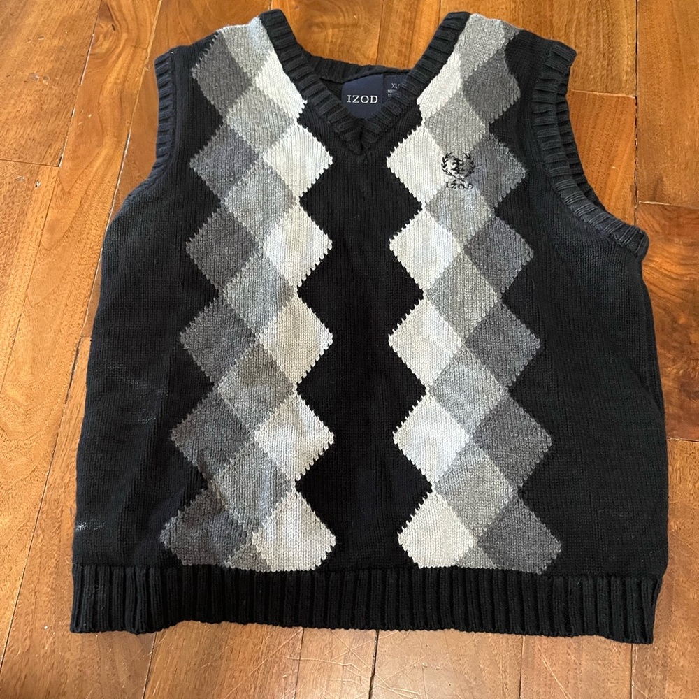 Izod Black and Gray Argyle Sweater Vest